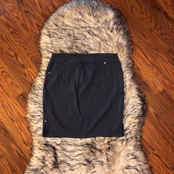 Athleta Dresses & Skirts - Athleta Bettona Supplex Stretch Sport Yoga Skirt